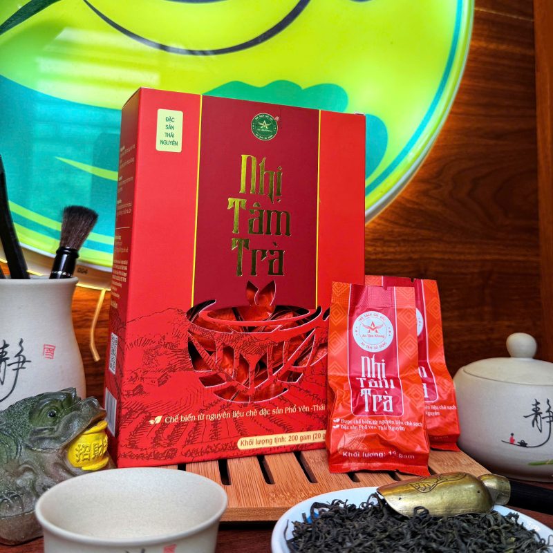 Thành phẩm trà tôm nõn An Tâm Khang với cánh trà xanh đen, đều tôm, hương thơm cốm đặc trưng của trà Thái Nguyên.