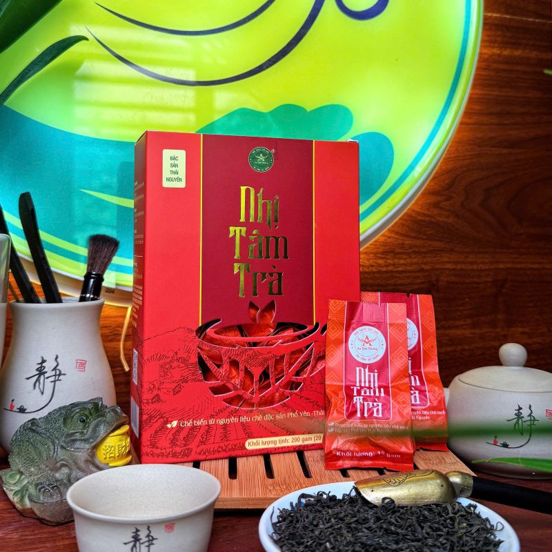 Thành phẩm trà tôm nõn An Tâm Khang với cánh trà xanh đen, đều tôm, hương thơm cốm đặc trưng của trà Thái Nguyên.